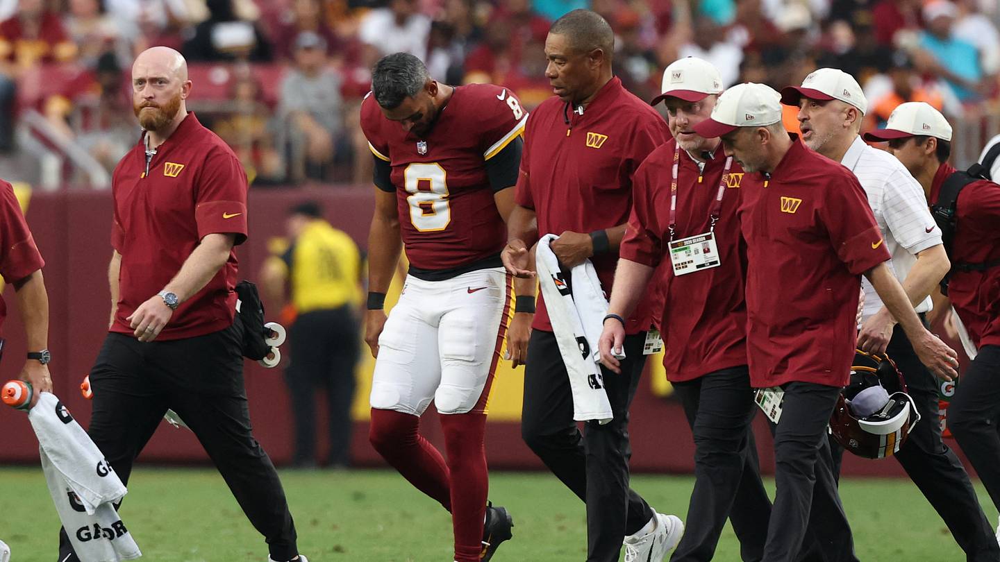 Commanders QB Marcus Mariota Suffers Sprained MCL , Out Rest of Preseason
