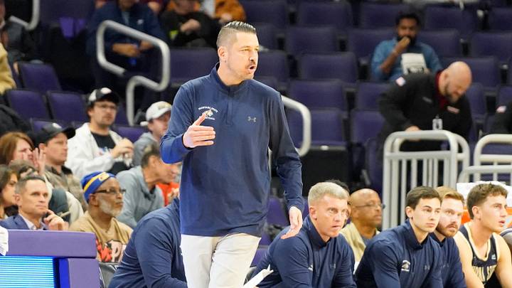 Nov 19, 2024; Evanston, Illinois, USA; Montana State Bobcats head coach Matt Logie gestures to his team against the Northwestern Wildcats during the first half at Welsh-Ryan Arena. Nov 19, 2024; Evanston, Illinois, USA; Montana State Bobcats head coach Matt Logie gestures to his team against the Northwestern Wildcats during the first half at Welsh-Ryan Arena.