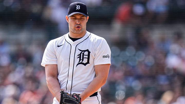 Detroit Tigers pitcher Tommy Kahnle (43) gets ready to throw against Atlanta Braves during the fourth inning at Comerica Park in Detroit on Saturday, Sept. 20, 2025. Detroit Tigers pitcher Tommy Kahnle (43) gets ready to throw against Atlanta Braves during the fourth inning at Comerica Park in Detroit on Saturday, Sept. 20, 2025.