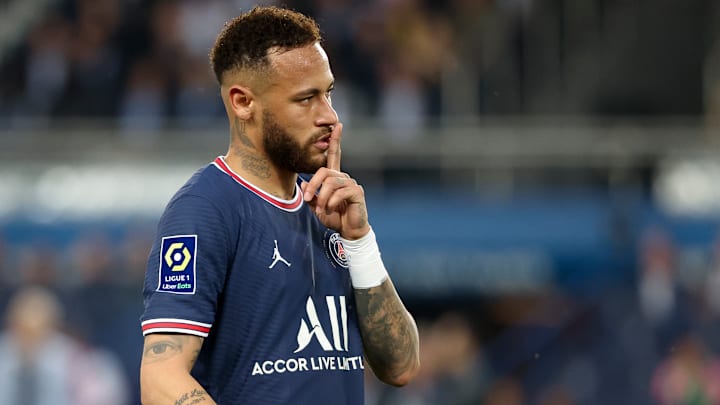 Neymar Jr a nargué ses copains du PSG sur la prochaine Coupe du Monde.