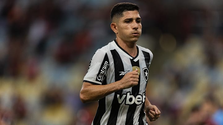 Savarino está fora do jogo na capital chilena