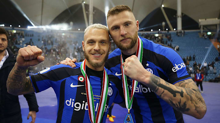 Milan Skriniar (re) steht vor einem PSG-Wechsel