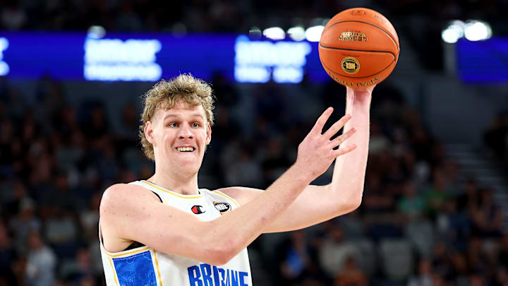 El gigante australiano Rocco Zikarsky tiene opciones de ser seleccionado por los Lakers en el Draft de la NBA 2025