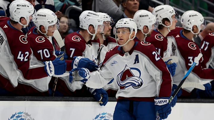 The Colorado Avalanche look to make it six wins in a row as they take on the Chicago Blackhawks on Monday night.