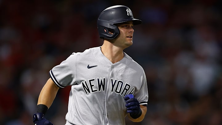 Los Yankees no cuentan con Andrew Benintendi para lo que resta de temporada regular