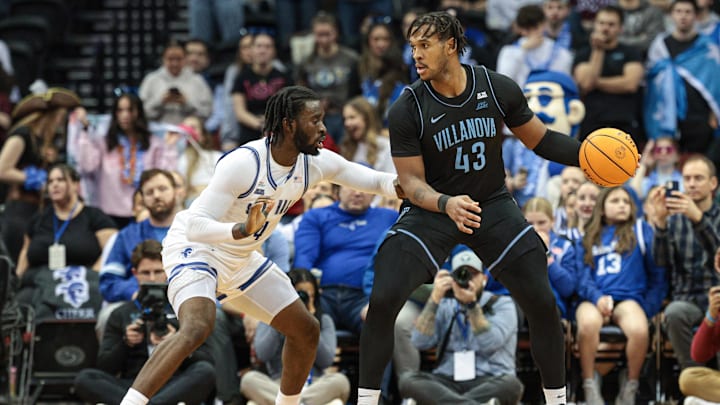 Villanova Wildcats forward Eric Dixon (43)