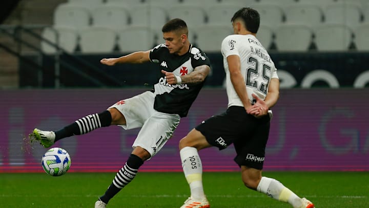 Times entram em campo em São Januário nesta terça-feira