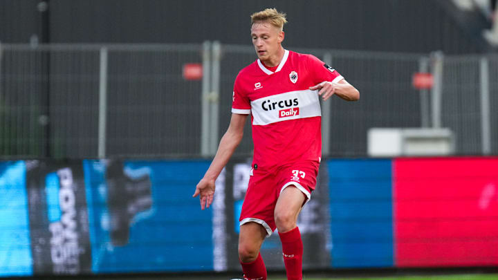 Die Fohlen sollen Zeno Van Den Bosch als Itakura-Ersatz auf der Wunschliste haben