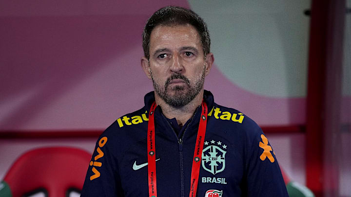 Seleção negocia dois amistosos para a próxima Data Fifa; Ramon Menezes deve seguir de forma interina no comando da equipe.