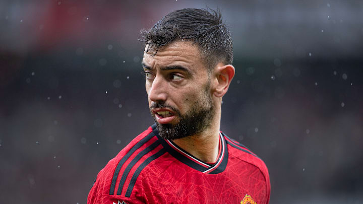 Ten Hag has come to Fernandes' defence