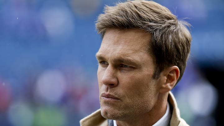 Oct 27, 2024; Seattle, Washington, USA; FOX commentator Tom Brady stands on the sideline before a game between the Seattle Seahawks and Buffalo Bills at Lumen Field. Mandatory Credit: Joe Nicholson-Imagn Images Oct 27, 2024; Seattle, Washington, USA; FOX commentator Tom Brady stands on the sideline before a game between the Seattle Seahawks and Buffalo Bills at Lumen Field. Mandatory Credit: Joe Nicholson-Imagn Images