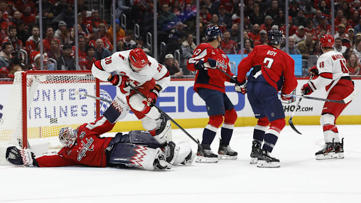 Charlie Lindgren, Washington Capitals Mandatory Credit: Geoff Burke-Imagn Images