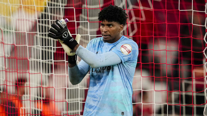 Hugo Souza atuou pelo Chaves, de Portugal