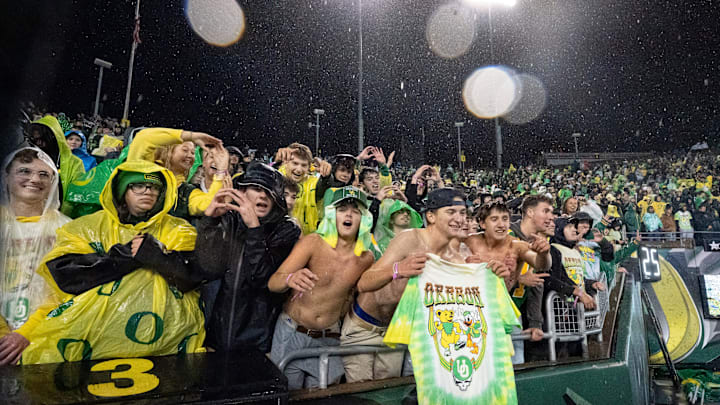 Grateful Ducks: In October Oregon hosted the Wisconsin Badgers in an atmospheric river with three-quarters of an inch of rain that day and wind gusts to 45 mph. Dante Moore left the game in the third quarter with a broken nose. Grateful Ducks: In October Oregon hosted the Wisconsin Badgers in an atmospheric river with three-quarters of an inch of rain that day and wind gusts to 45 mph. Dante Moore left the game in the third quarter with a broken nose.