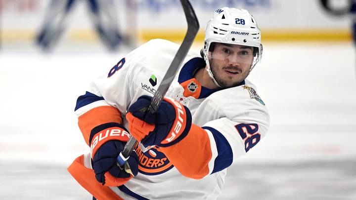 Sep 30, 2026; Toronto, Ontario, CAN; New York Islanders defenseman Alexander Romanov (28) warms up before playing the Toronto Maple Leafs at Scotiabank Arena. Mandatory Credit: Dan Hamilton-Imagn Images Sep 30, 2026; Toronto, Ontario, CAN; New York Islanders defenseman Alexander Romanov (28) warms up before playing the Toronto Maple Leafs at Scotiabank Arena. Mandatory Credit: Dan Hamilton-Imagn Images