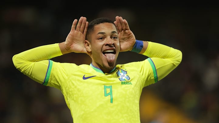 Ventilado no Barcelona, Vitor Roque diz estar focado no presente no Athletico-PR. Ventilado no Barcelona, Vitor Roque diz estar focado no presente no Athletico-PR.