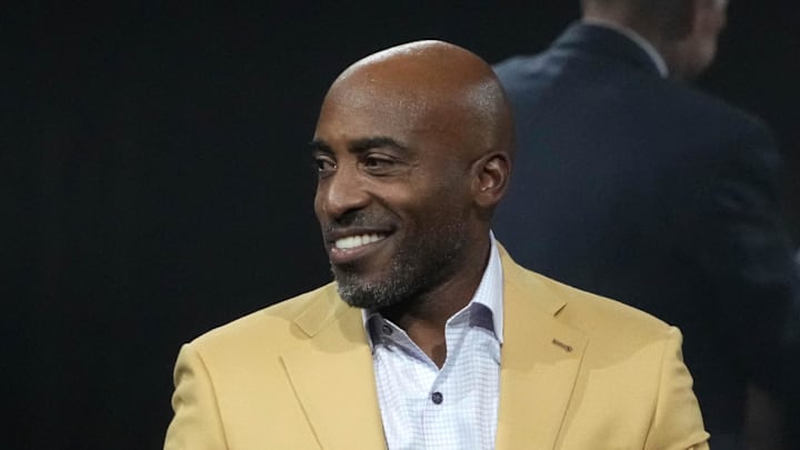 Tampa Bay Buccaneers former cornerback Ronde Barber reacts during the Pro Football Hall of Fame Gold Jacket dinner. Tampa Bay Buccaneers former cornerback Ronde Barber reacts during the Pro Football Hall of Fame Gold Jacket dinner.