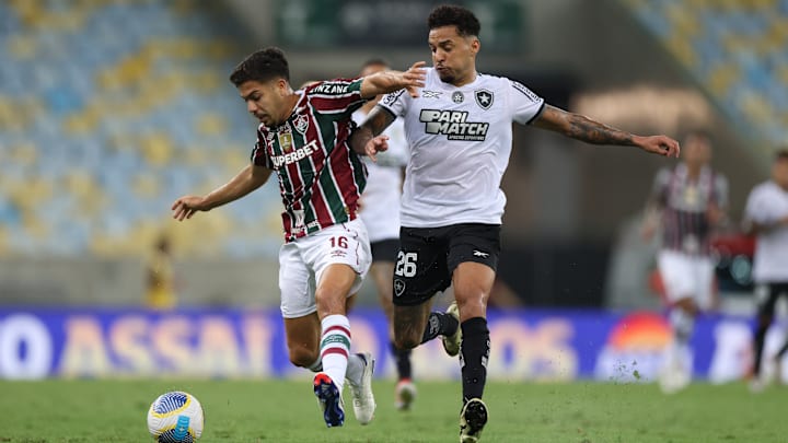 Fluminense e Botafogo disputam clássico no Brasileirão