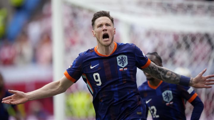 Wout Weghorst offre la victoire aux Pays-Bas (1-2)