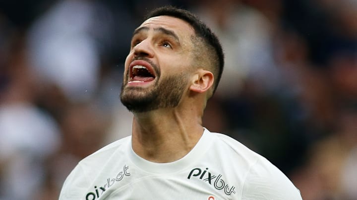 Renato Augusto tem o poder de decidir a qualquer momento