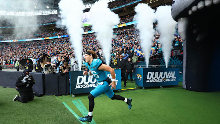 Oct 19, 2025; London, United Kingdom; Jacksonville Jaguars quarterback Trevor Lawrence (16) runs onto the field before a NFL International Series game against the Los Angeles Rams at Wembley Stadium. Mandatory Credit: Andrew Boyers-Reuters via Imagn Images Oct 19, 2025; London, United Kingdom; Jacksonville Jaguars quarterback Trevor Lawrence (16) runs onto the field before a NFL International Series game against the Los Angeles Rams at Wembley Stadium. Mandatory Credit: Andrew Boyers-Reuters via Imagn Images
