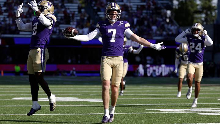 Sep 6, 2026; Seattle, Washington, USA; Washington Huskies safety Alex McLaughlin (7) celebrates an interception against the Washington State Cougars during the fourth quarter at Husky Stadium. Mandatory Credit: Joe Nicholson-Imagn Images Sep 6, 2026; Seattle, Washington, USA; Washington Huskies safety Alex McLaughlin (7) celebrates an interception against the Washington State Cougars during the fourth quarter at Husky Stadium. Mandatory Credit: Joe Nicholson-Imagn Images