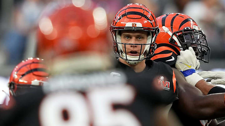 Cincinnati Bengals quarterback Joe Burrow (9) eyes a pass to Cincinnati Bengals wide receiver Tee Higgins (85) in the second quarter during Super Bowl 56, Sunday, Feb. 13, 2022, at SoFi Stadium in Inglewood, Calif. The Cincinnati Bengals lost, 23-20.

Nfl Super Bowl 56 Los Angeles Rams Vs Cincinnati Bengals Feb 13 2022 1208