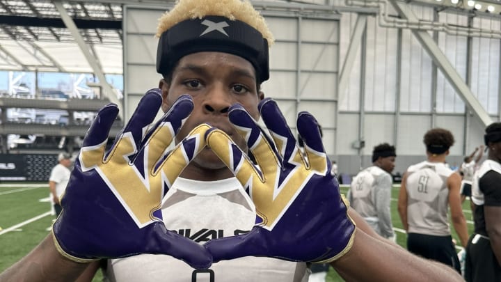 Andrew Marsh wore UW gloves during this camp visit. Andrew Marsh wore UW gloves during this camp visit.