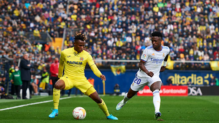 Samuel Chukwueze y Vinicius Junior