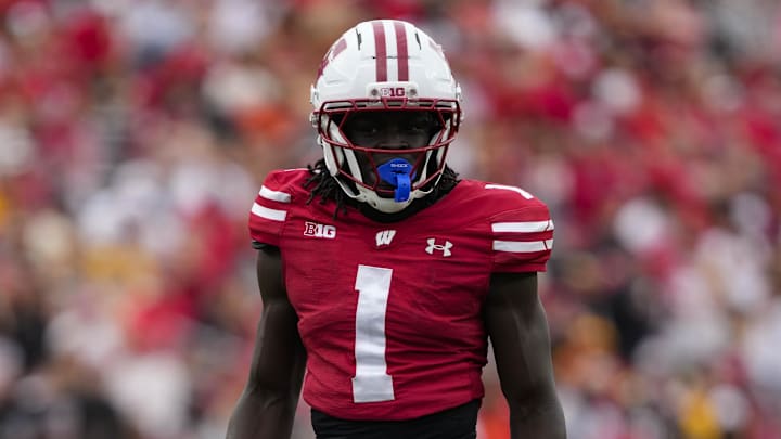 Wisconsin Badgers cornerback Geimere Latimer II (1) re-entered the transfer portal after one year with the program Wisconsin Badgers cornerback Geimere Latimer II (1) re-entered the transfer portal after one year with the program