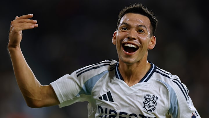 Hirving “Chucky” Lozano helped San Diego FC to a 2–1 win over LAFC to keep pace in the Supporters’ Shield race. 