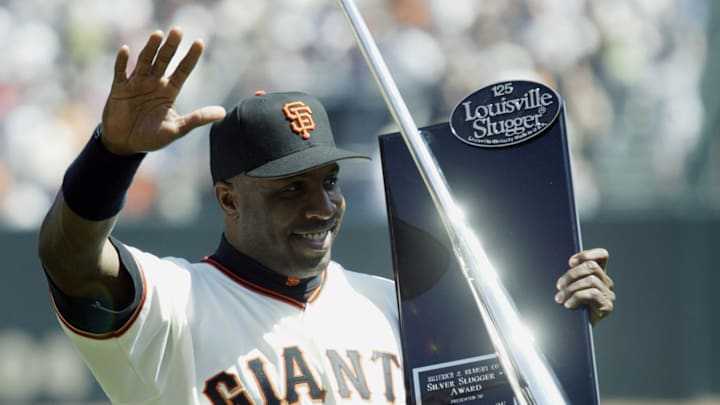 Bonds receives award
