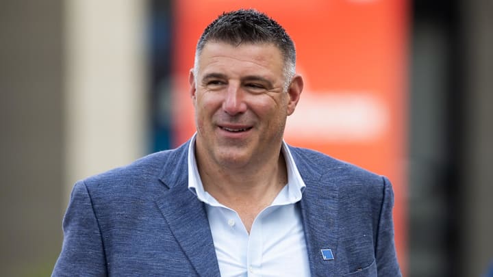 New England Patriots head coach Mike Vrabel