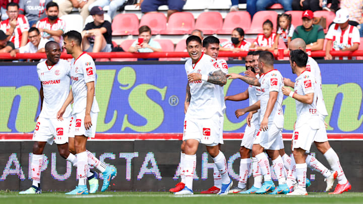 Jugadores del Toluca celebran un gol ante Necaxa. Jugadores del Toluca celebran un gol ante Necaxa.