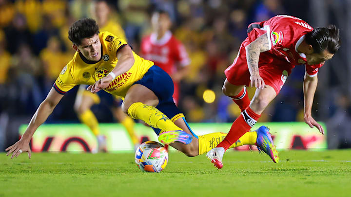 Israel Reyes y Ricardo Angulo durante la final de Ida