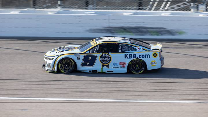 Sep 28, 2025; Kansas City, Kansas, USA; Chase Elliott (9) during the NASCAR Cup Series Playoff Race at Kansas Speedway. Mandatory Credit: Kylie Graham-Imagn Images Sep 28, 2025; Kansas City, Kansas, USA; Chase Elliott (9) during the NASCAR Cup Series Playoff Race at Kansas Speedway. Mandatory Credit: Kylie Graham-Imagn Images