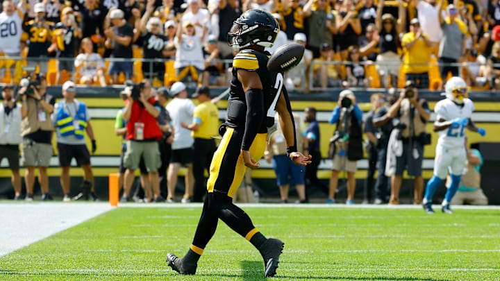 Los Angeles Chargers v Pittsburgh Steelers