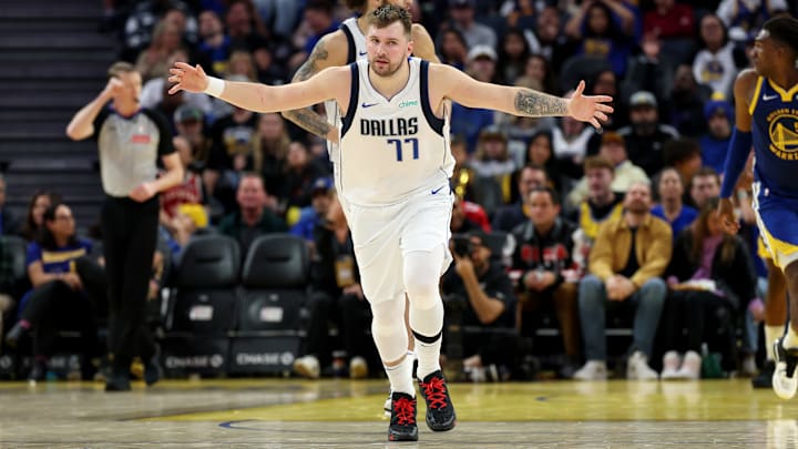 Dallas Mavericks v Golden State Warriors