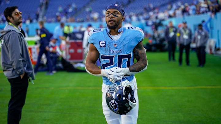 Tennessee Titans running back Tony Pollard (20)