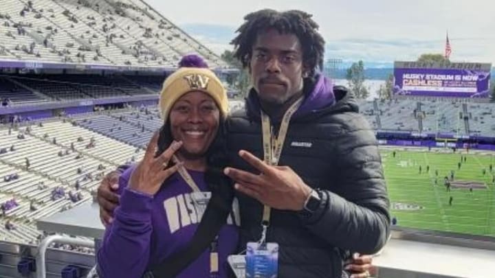 D'Aryhian Clemons is shown on his UW visit.