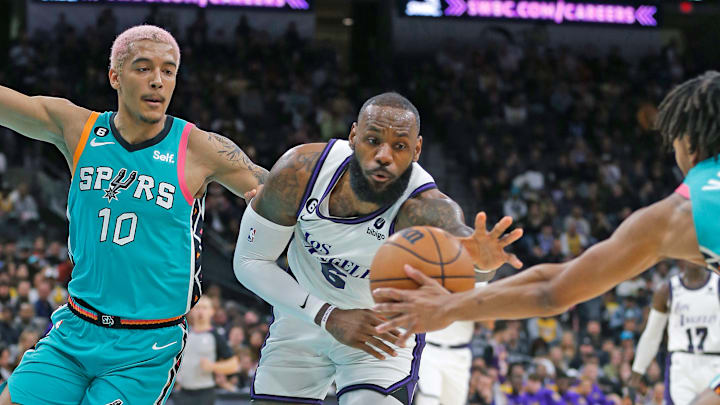 Lakers vuelven a medirse a Spurs