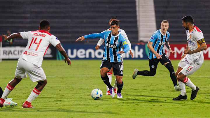 Meia tem postura bastante criticada