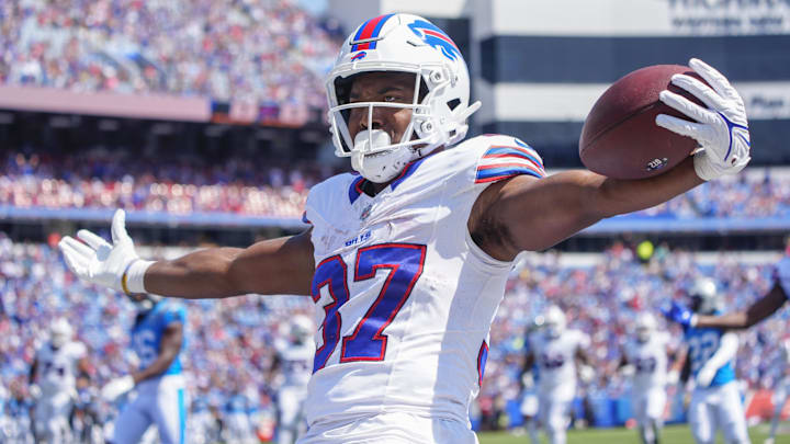 Aug 24, 2024; Orchard Park, New York, USA; Buffalo Bills running back Darrynton Evans (37). Aug 24, 2024; Orchard Park, New York, USA; Buffalo Bills running back Darrynton Evans (37).