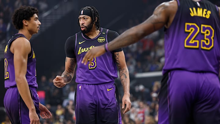 Los Angeles Lakers v Los Angeles Clippers