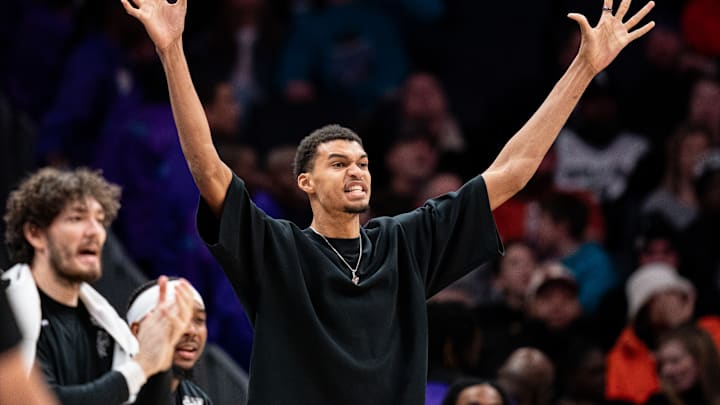 San Antonio Spurs v Charlotte Hornets