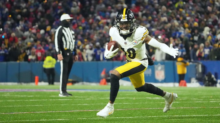 Pittsburgh Steelers wide receiver Diontae Johnson (18)