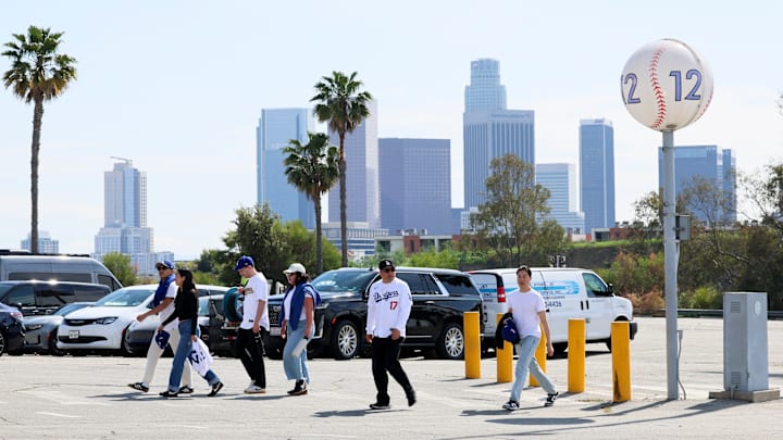 Los aficionados de Los Angeles pueden llegar al Dodger Stadium en el Express gratuito