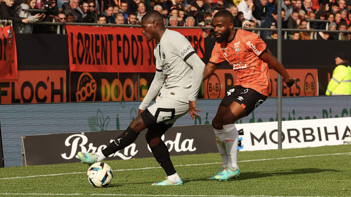Paris Saint-Germain e Lorient jogam no domingo (30) pelo Campeonato Francês