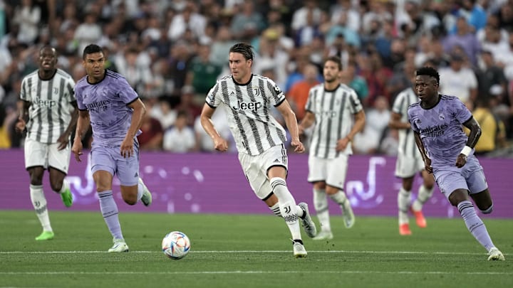 Jul 30, 2022; Pasadena California, USA; Juventus forward forward Dusan Vlahovic (9) moves the ball against Real Madrid during an international friendly at the Rose Bowl. Mandatory Credit: Kirby Lee-Imagn Images