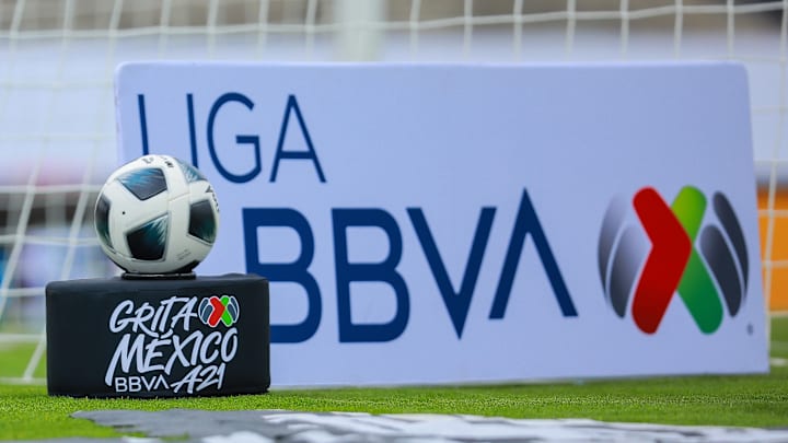La Silla Rota, a Mexican media source, has recently stirred speculation regarding the future destination of Henry Martín, Club América's standout forward.